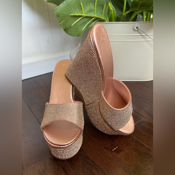 Rose Gold Diamond/Rhinestone Platforms - Picture 2 of 7